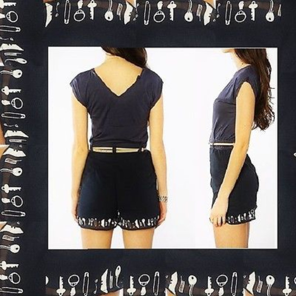 PLAYSUIT TOP & SHORTS Razor Key Safety Pin GRAPHiC - Picture 5 of 8